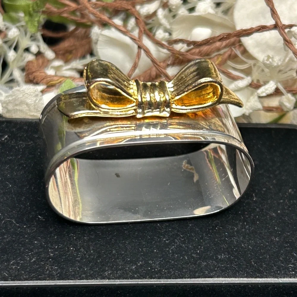 Vintage‎ Silver and Gold Tone Bow Napkin Ring Oval Two Tone Table Decor